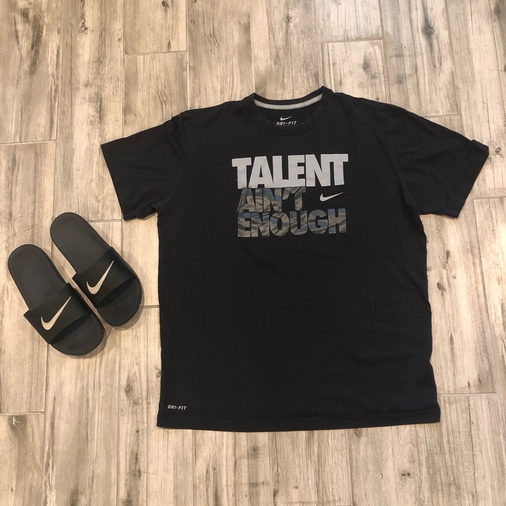 Men’s Nike T-shirt